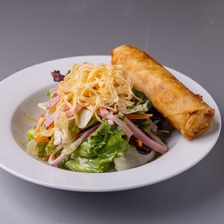 Ensalada China Con Rollo De Primavera