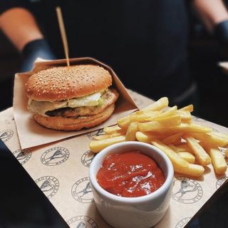 Бургер з індичкою (390г)