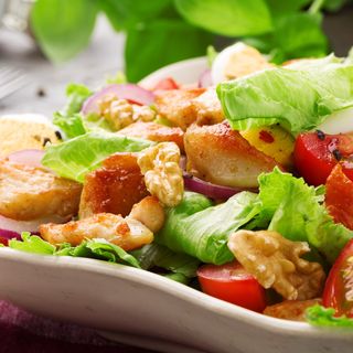 Салата Чикън (450г)