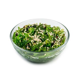 Салат хіяші з горіховим соусом (130г)