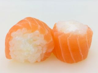 16 Uramaki de Salmó amb Formatge (8 Pzs.)