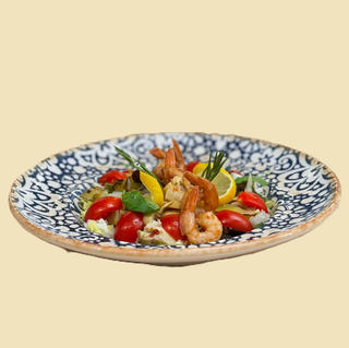 Salată cu creveti picanti