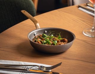 Телешки език с масло и чесън