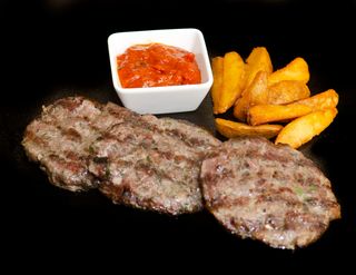 Домашни свински кюфтета (350г)