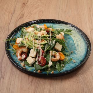 Салате з тигровими креветками (260г)