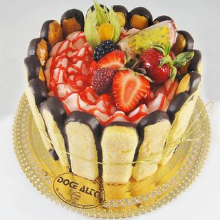 Semi-Frio Charlote de Morango