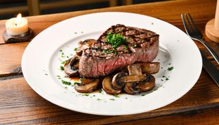 Bryzol wołowy z pieczarkami