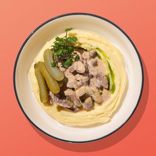 Beef Stroganoff cu cremă de cartofi