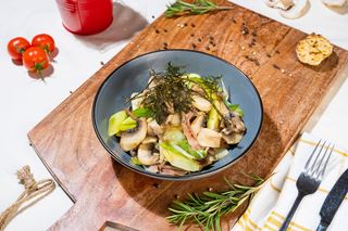 Rata confiata cu ciuperci de padure