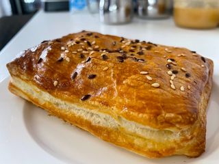 Слойка томати, курка, сир