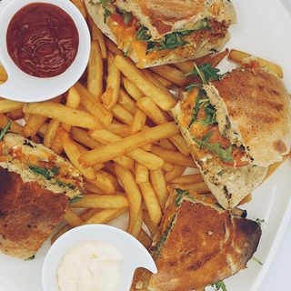 Sendvič sa hrskavom piletinom 250g