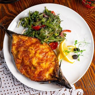 Скумбрия запеченная с картофелем и грибами 