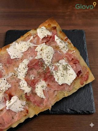 Pizza mozzarella bufala, cotto rustico arrostito e rosmarino