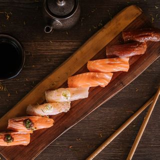 Variado de Niguiris (8 Piezas)