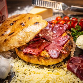 Komplet lepinja sa goveđom pršutom