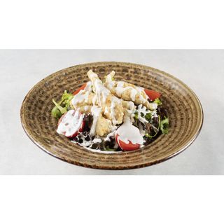 Salata sa pohovanom ribom