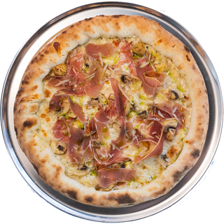 Прошуто фунгі з сиром в бортиках