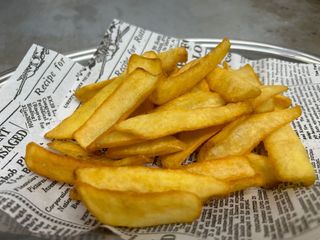 Patatine fritte, rustiche con buccia