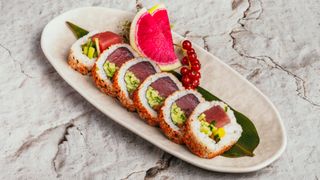 51. Uramaki Pikantny Tuńczyk