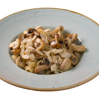 ТАЛИАТЕЛИ С ГЪБИ И ФИЛИРАНИ БАДЕМИ