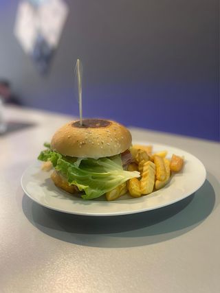 Hamburguesa Con Papas 100% Vacuno (Normal)