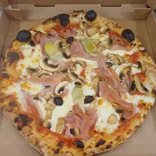 Pizza 4 Estaciones (Medianas)