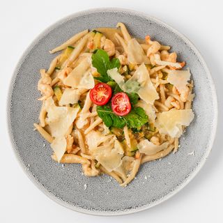 Pljukanci s gamberima i tikvicama