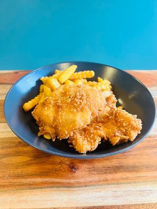 Frytki, 2x stripsy z kurczaka