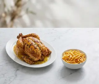 Pollo Asado Con Patatas Fritas