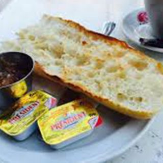 Tostada Mantequilla y Mermelada