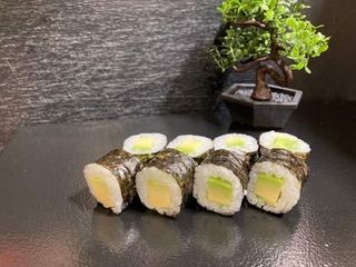 Хосомаки авокадо