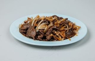 207. Телешко с лук