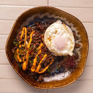 Beef Pad Kha Prao (rice included)