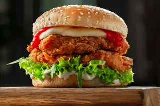 Hamburguesa Pollo Con Patatas Fritas