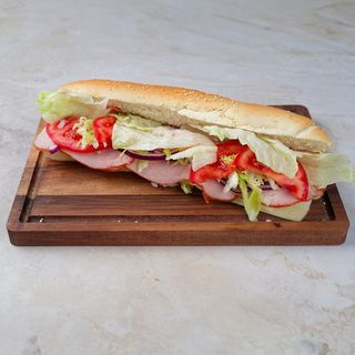 Sendvič pečenica jumbo