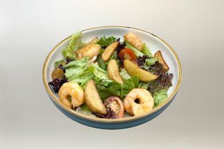 Салат с креветками