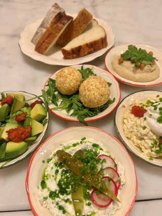 Pasty śniadaniowe z pieczywem