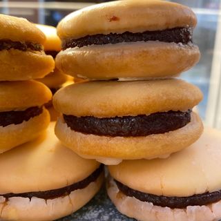 ALFAJOR ARTESANAL CORDOBES RELLENO DE MEMBRILLO