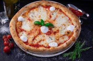 Pizza Quattro Formaggi  Ø 30cm