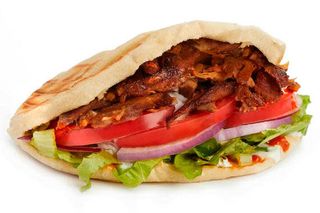 Донер с говядиной в лепешке