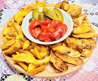 Platou cu preparate de pui pentru 3 persoane
