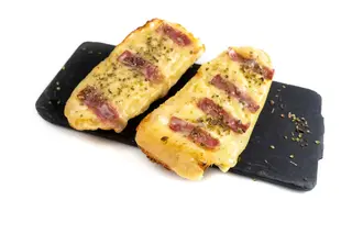 Pão de Alho com Queijo e Bacon