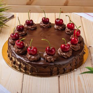 Шоколадова торта Пияна вишна
