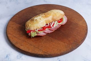 Sendvič sa pečenicom