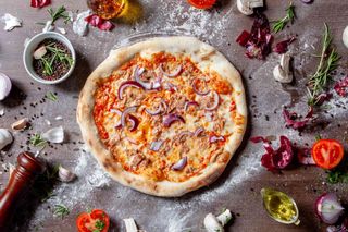 Pizza Tonno e Cipolla grande