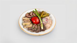 Мясной деликатес