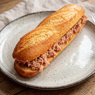 Bocadillo De Atún