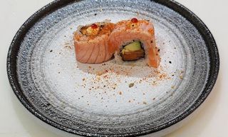 Salmón crazy roll (8 pzs.)