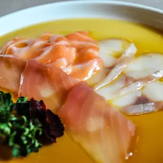 18. Carpaccio di pesce misto