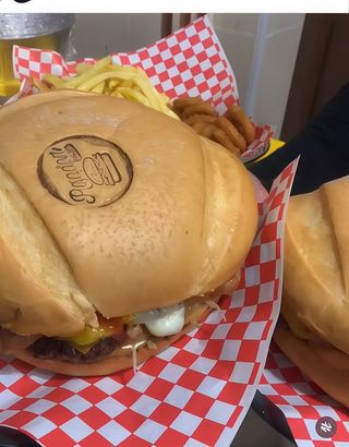 Hamburguesa Gigante (Para 4 Personas)